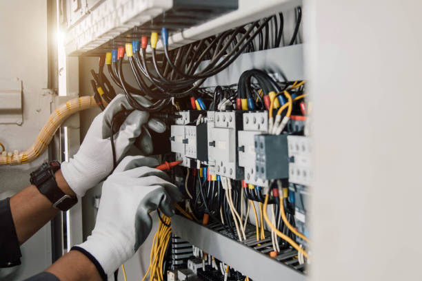 Best Circuit Breaker Repair  in Bettendorf, IA